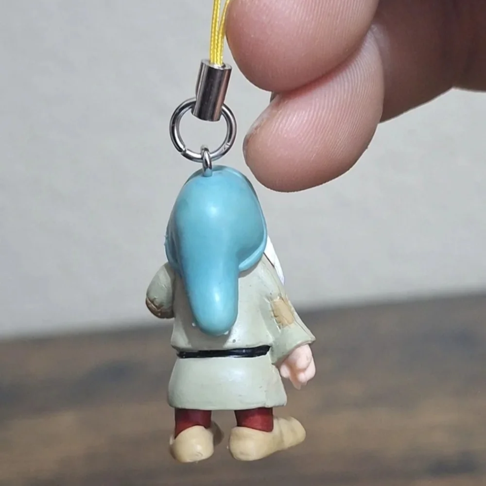 Set Of Disney's Snow White Dwarves Sleepy & Bashful Cell Phone Danglers.